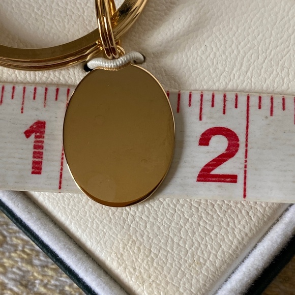 Small Plain Gold Electroplate Oval Keyring - Picture 10 of 16